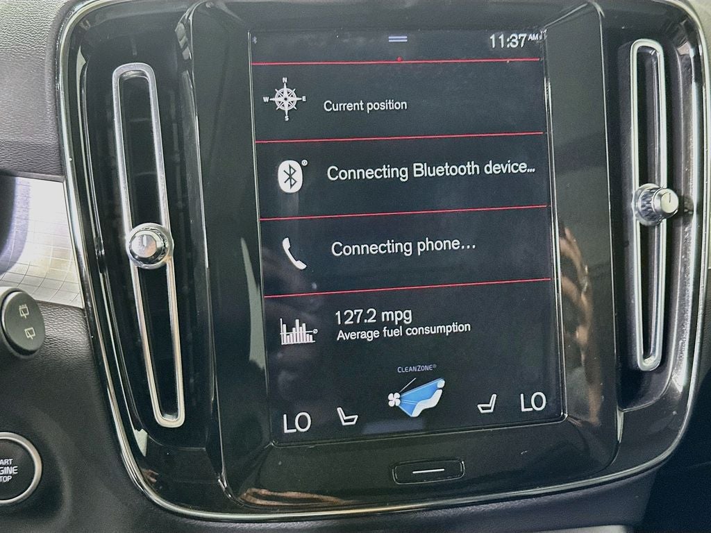 2022 Volvo XC40 Momentum