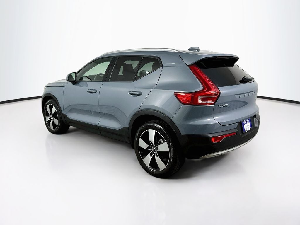 2022 Volvo XC40 Momentum