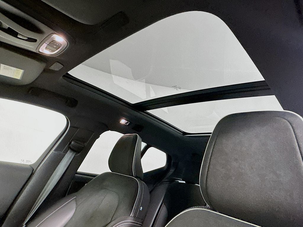 2021 Volvo XC40 R-Design