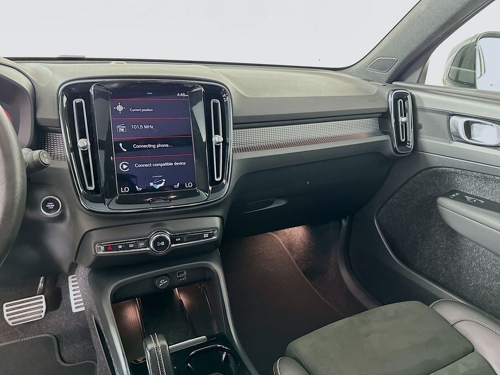 2021 Volvo XC40 R-Design