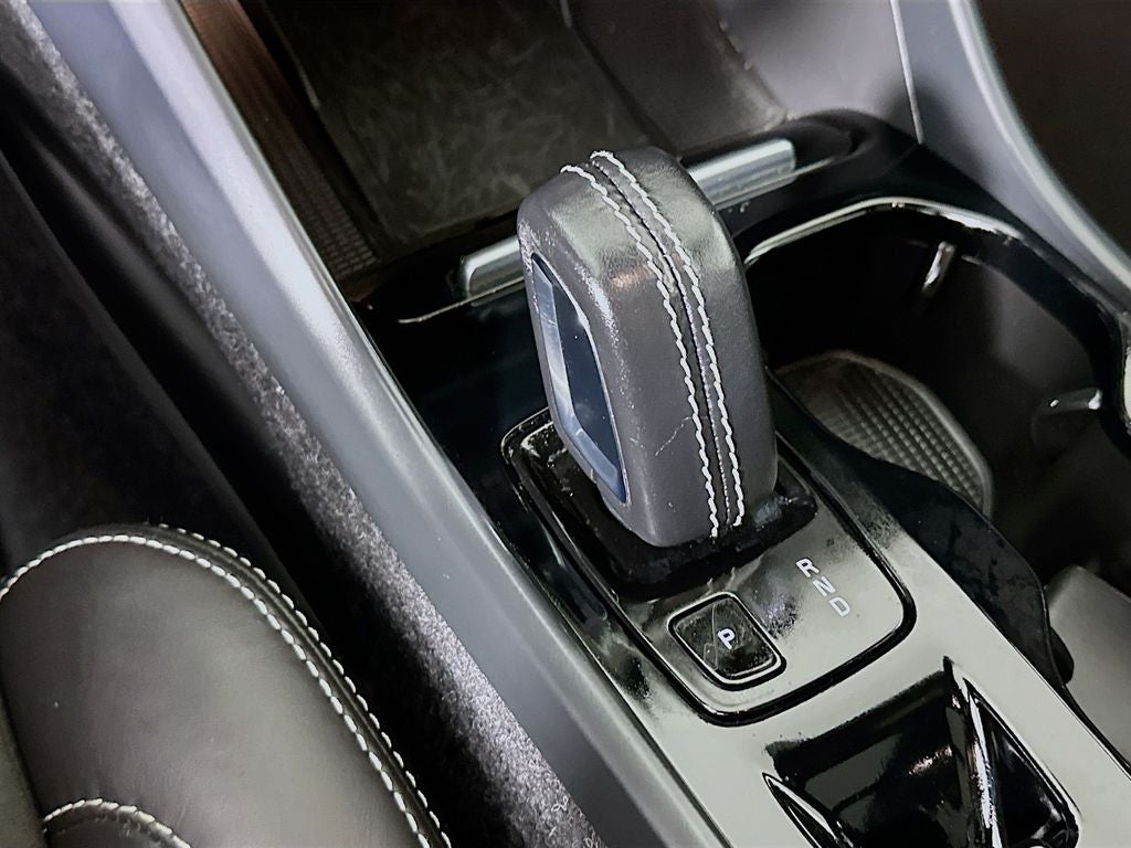 2021 Volvo XC40 R-Design