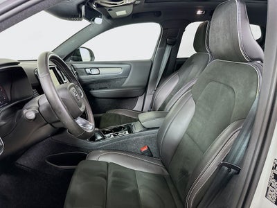 2021 Volvo XC40 R-Design