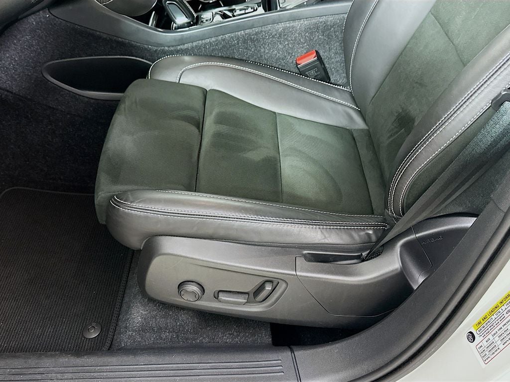 2021 Volvo XC40 R-Design