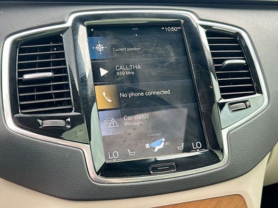 2022 Volvo XC90 T6 Momentum