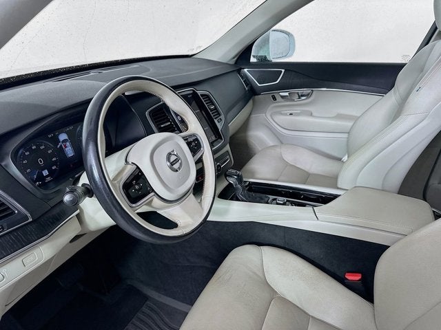 2020 Volvo XC90 Momentum