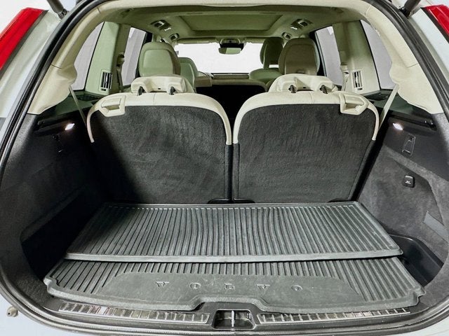 2020 Volvo XC90 Momentum