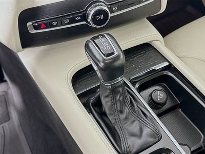 2020 Volvo XC90 Momentum