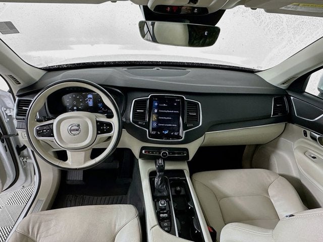 2020 Volvo XC90 Momentum