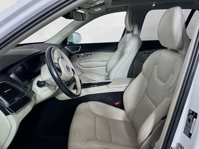2020 Volvo XC90 Momentum
