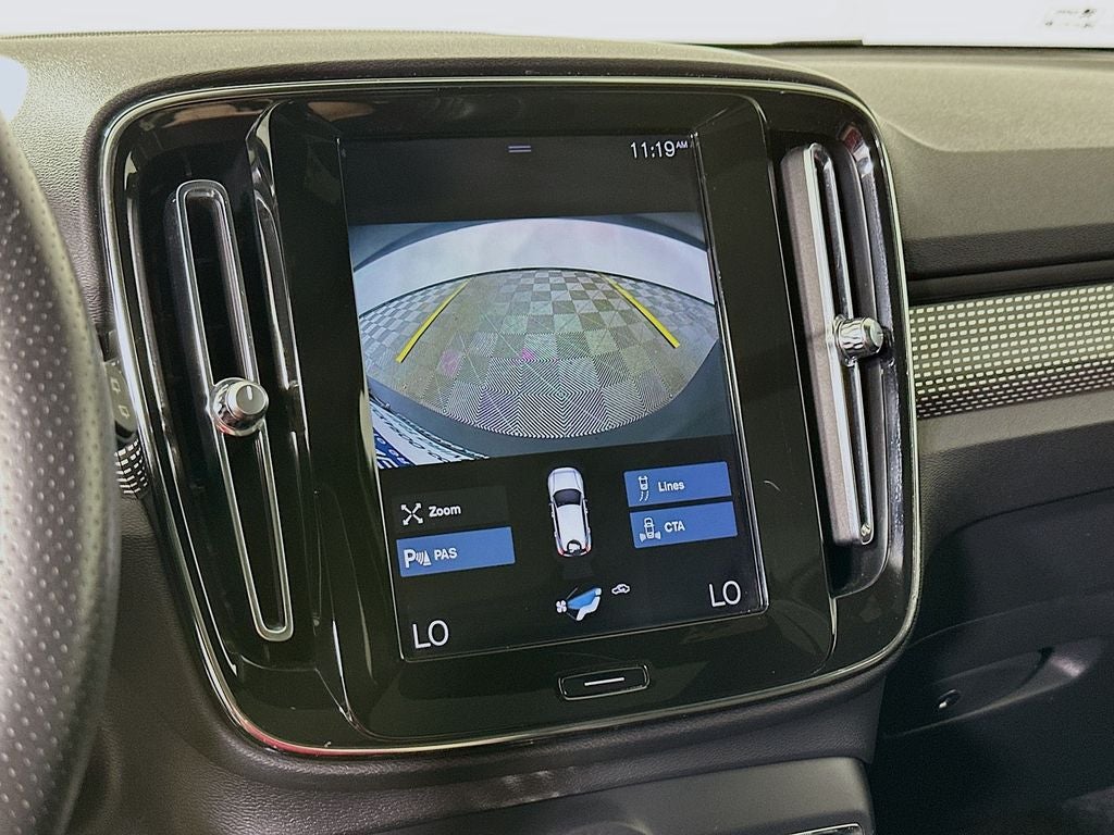 2020 Volvo XC40 R-Design