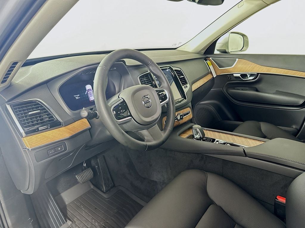 2025 Volvo XC90 Plug-In Hybrid T8 Plus 6 Passenger