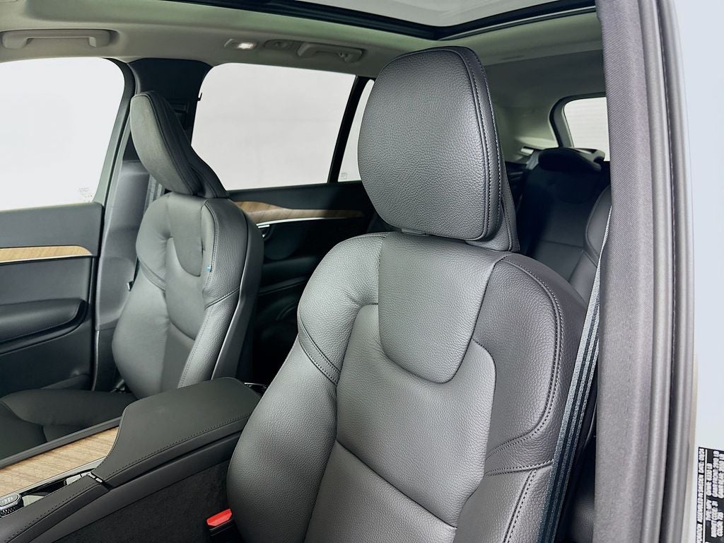 2025 Volvo XC90 Plug-In Hybrid T8 Plus 6 Passenger