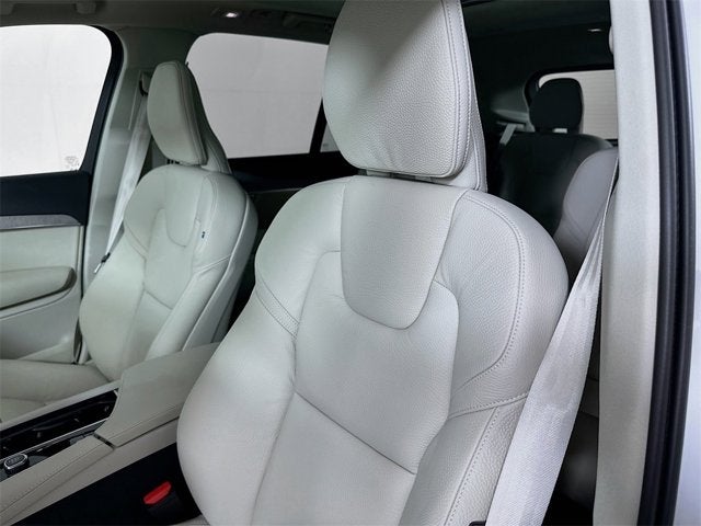 2025 Volvo XC90 Plug-In Hybrid Plus