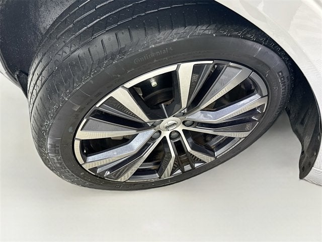 2022 Volvo XC60 Momentum