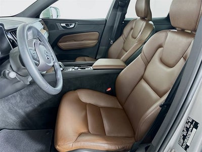 2022 Volvo XC60 Momentum