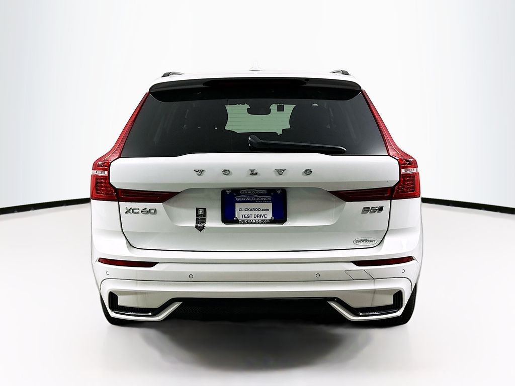 2024 Volvo XC60 B5 Plus Dark Theme