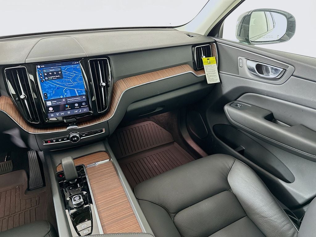 2024 Volvo XC60 B5 Plus Dark Theme