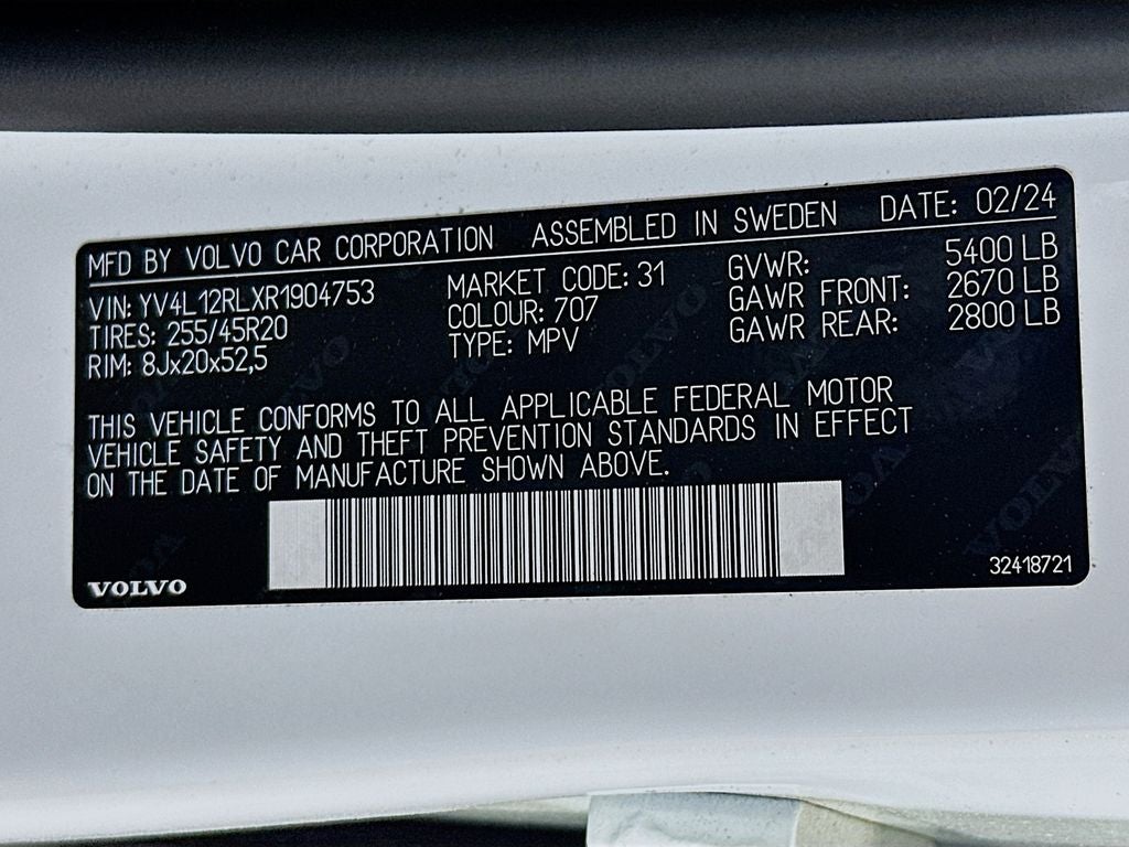 2024 Volvo XC60 B5 Plus Dark Theme
