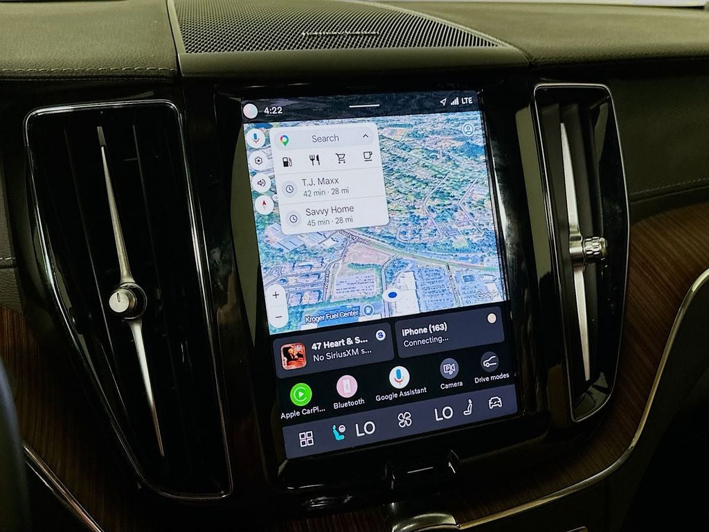 2024 Volvo XC60 B5 Ultimate Dark Theme