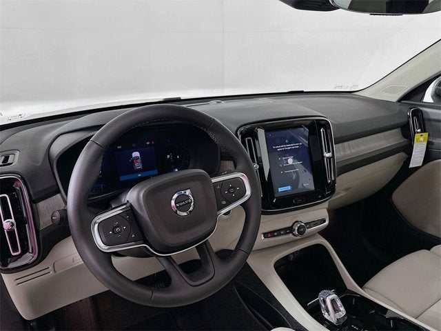 2025 Volvo XC40 Plus Dark Theme