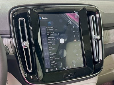 2025 Volvo XC40 Plus Dark Theme