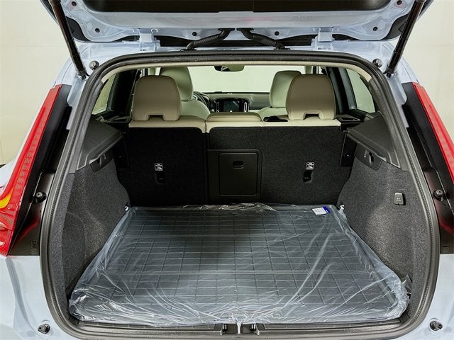 2025 Volvo XC40 Plus Dark Theme