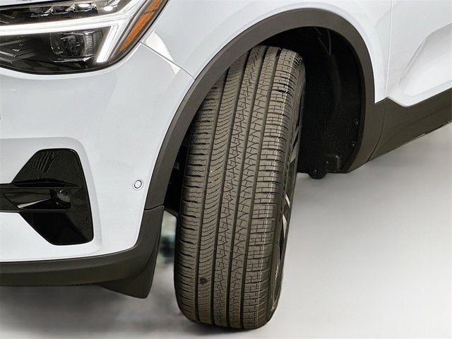 2025 Volvo XC40 Plus Dark Theme