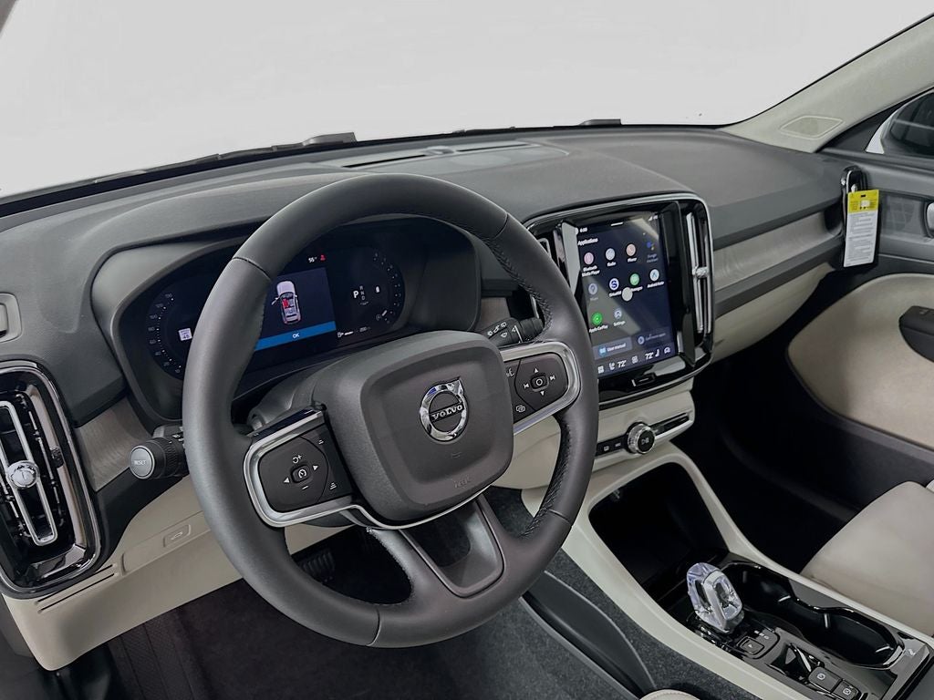 2026 Volvo XC40 B5 Plus