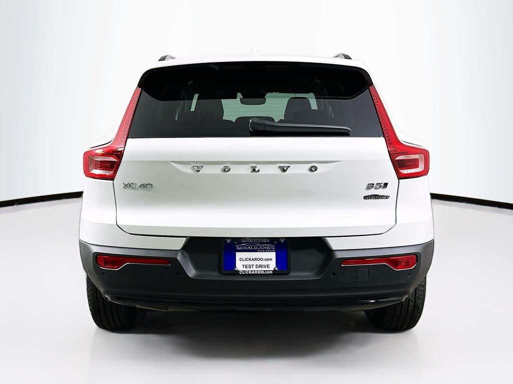 2026 Volvo XC40 B5 Plus