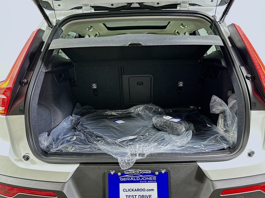 2026 Volvo XC40 B5 Plus