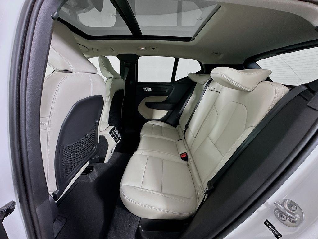 2026 Volvo XC40 B5 Plus