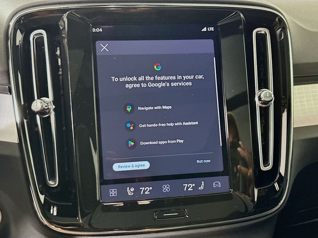 2026 Volvo XC40 B5 Ultra Black Edition