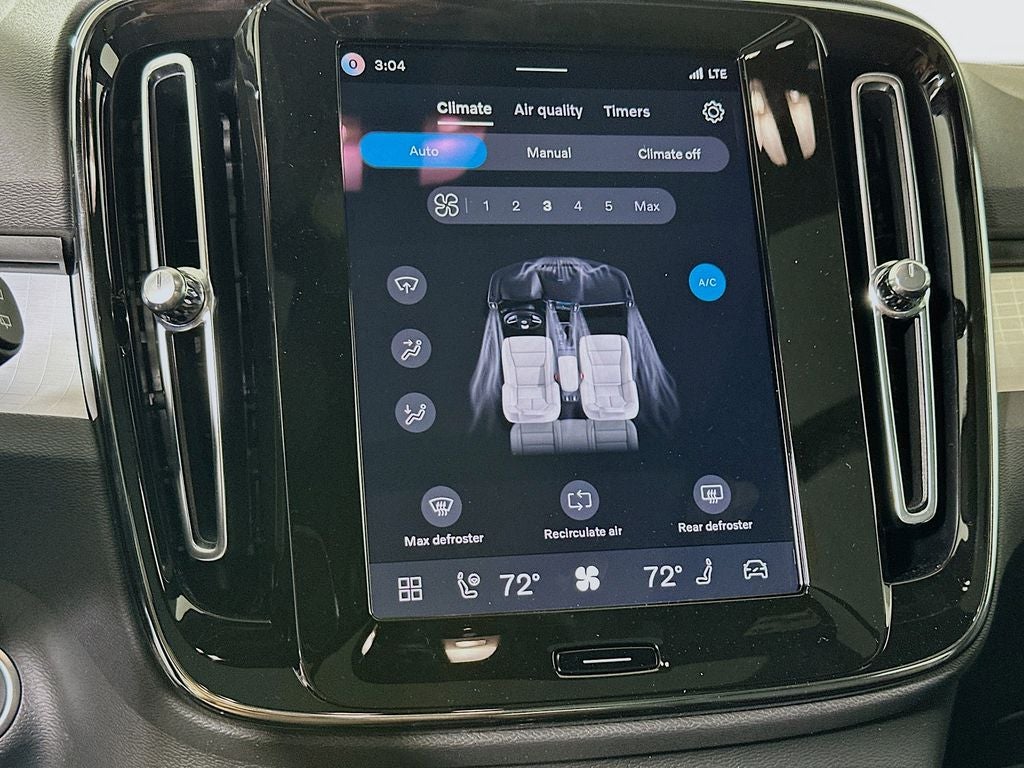 2026 Volvo XC40 B5 Ultra Black Edition