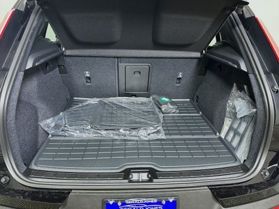 2026 Volvo XC40 B5 Ultra Black Edition