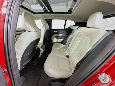 2024 Volvo XC40 B5 Plus Bright Theme