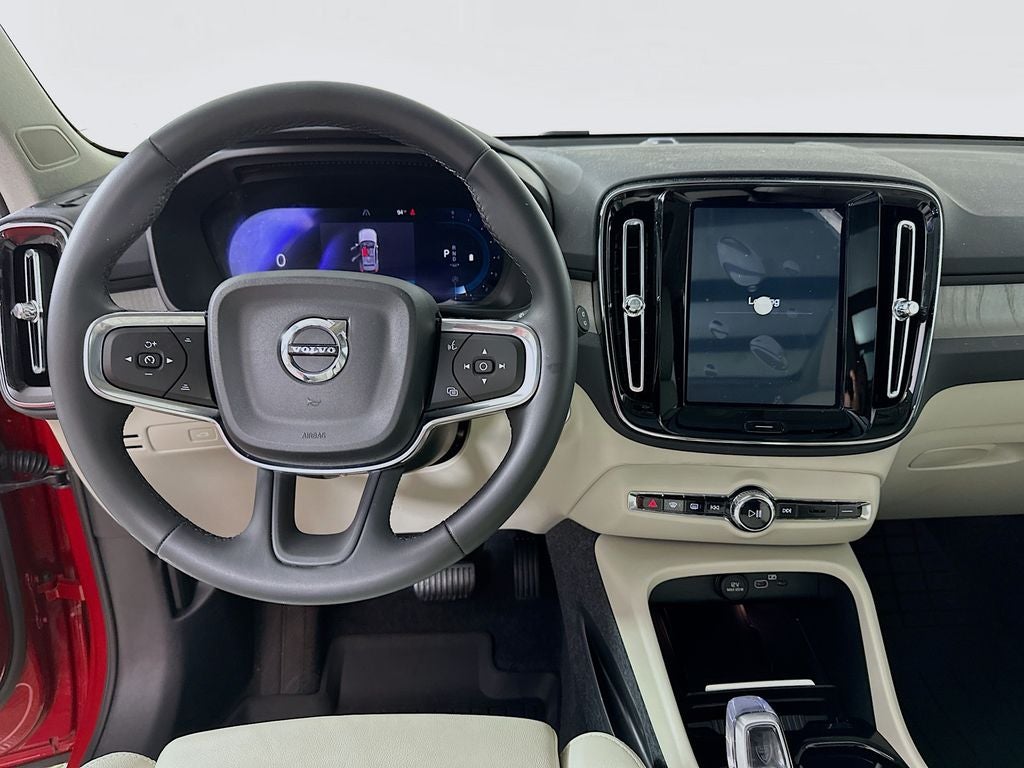 2024 Volvo XC40 B5 Plus Bright Theme