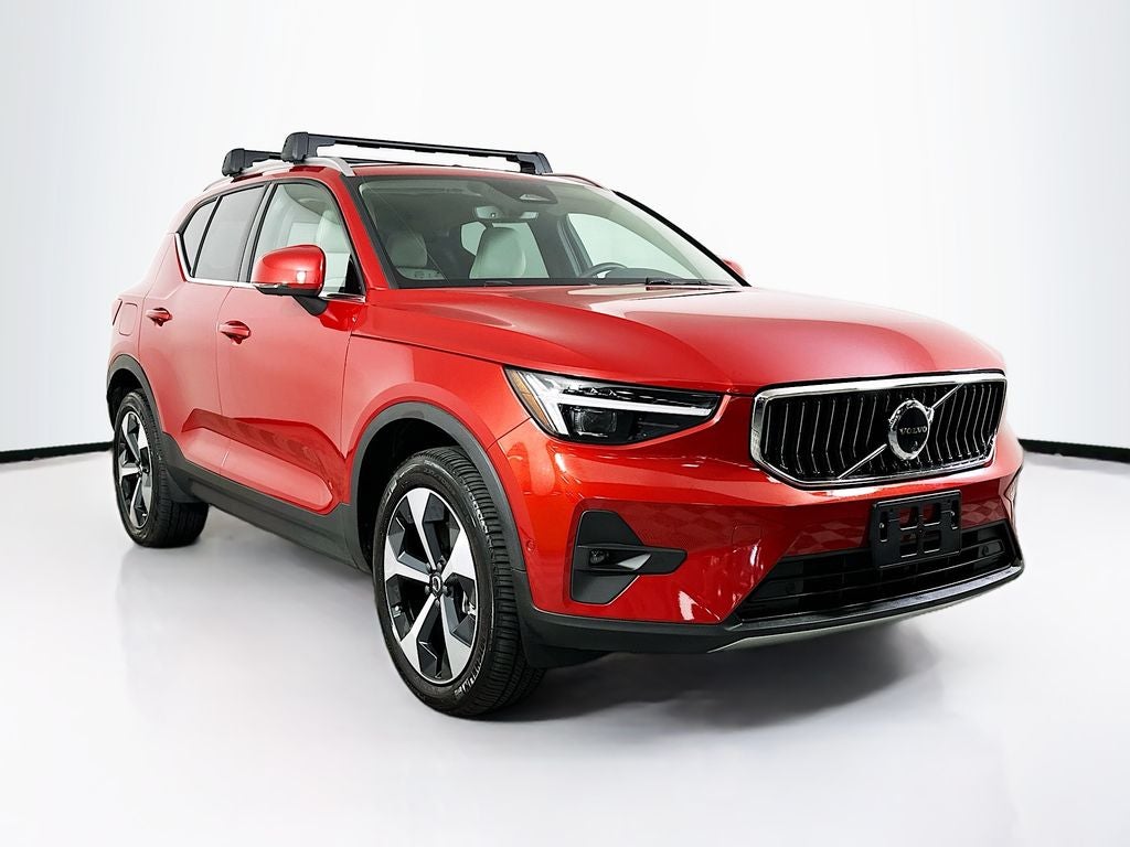 2024 Volvo XC40 B5 Plus Bright Theme