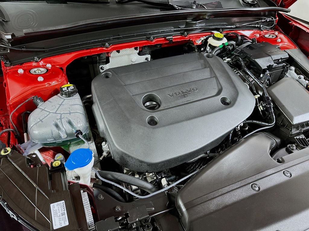 2024 Volvo XC40 B5 Plus Bright Theme