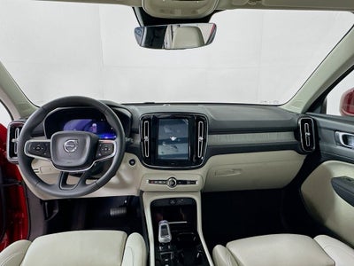2024 Volvo XC40 B5 Plus Bright Theme