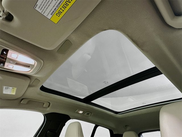 2025 Volvo XC40 Ultra Bright Theme