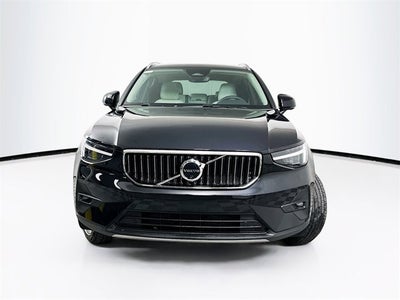 2025 Volvo XC40 Ultra Bright Theme