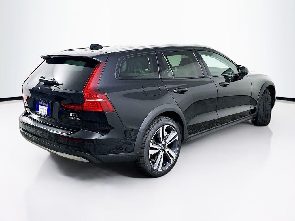 2026 Volvo V60 Cross Country B5 Plus