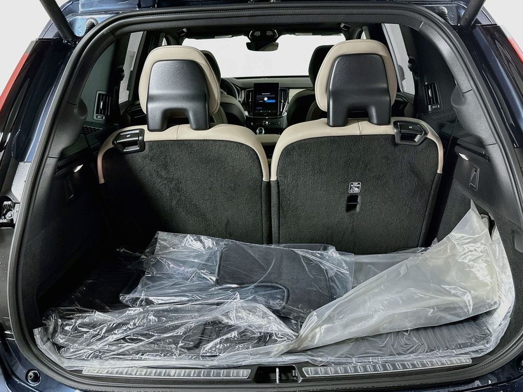 2026 Volvo XC90 B5 Plus