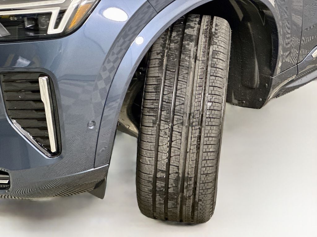 2026 Volvo XC90 B5 Plus