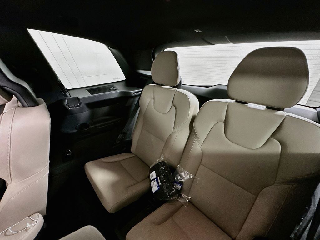 2026 Volvo XC90 B5 Plus
