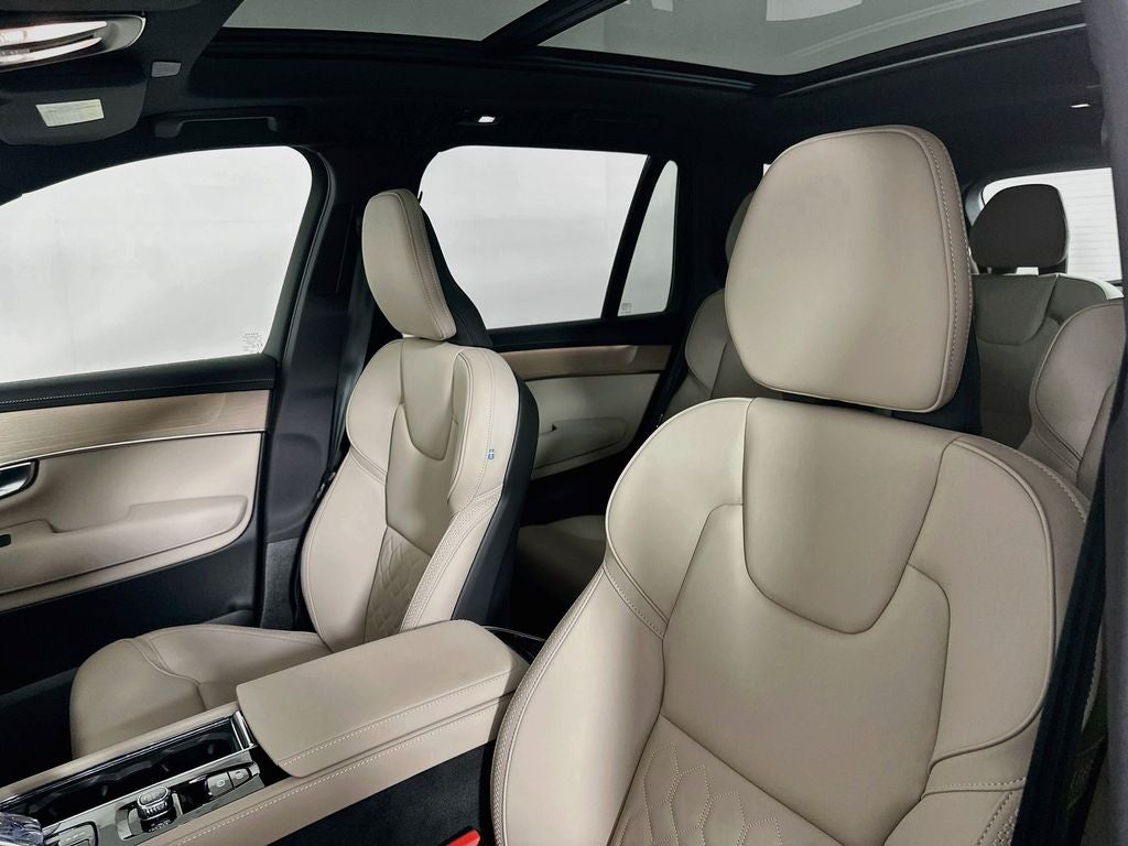 2026 Volvo XC90 B5 Plus