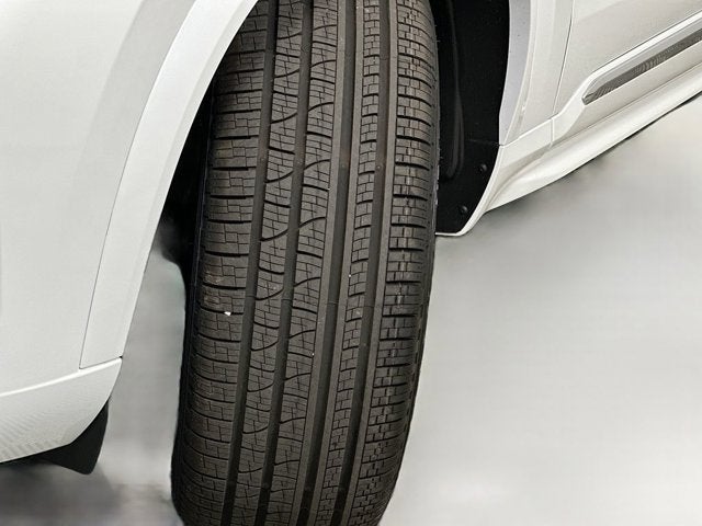 2025 Volvo XC90 Core