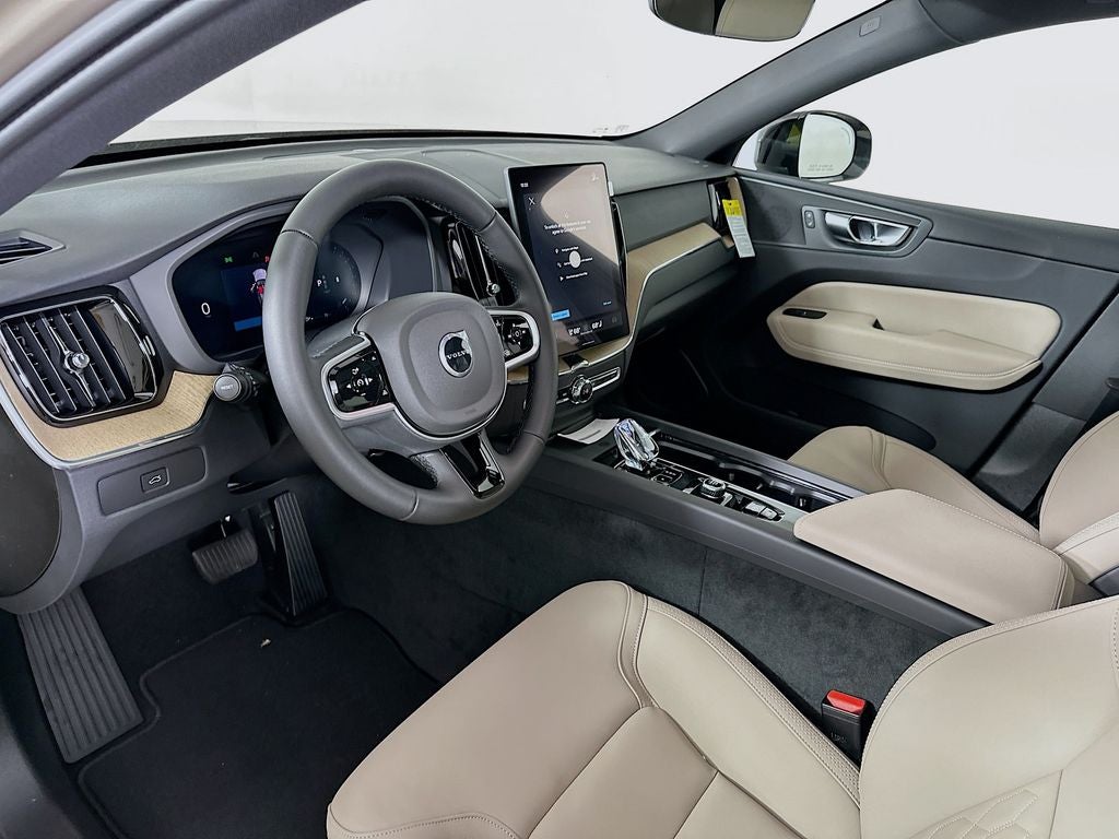2026 Volvo XC60 B5 Plus