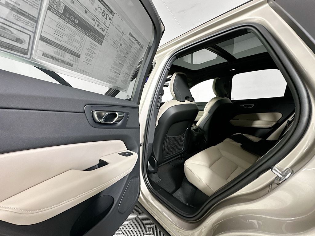 2026 Volvo XC60 B5 Plus