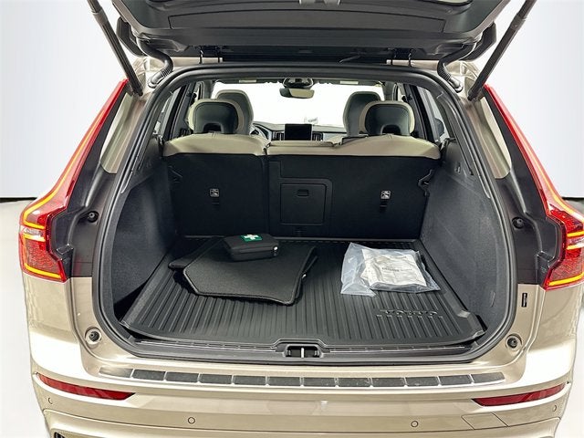 2026 Volvo XC60 Plus